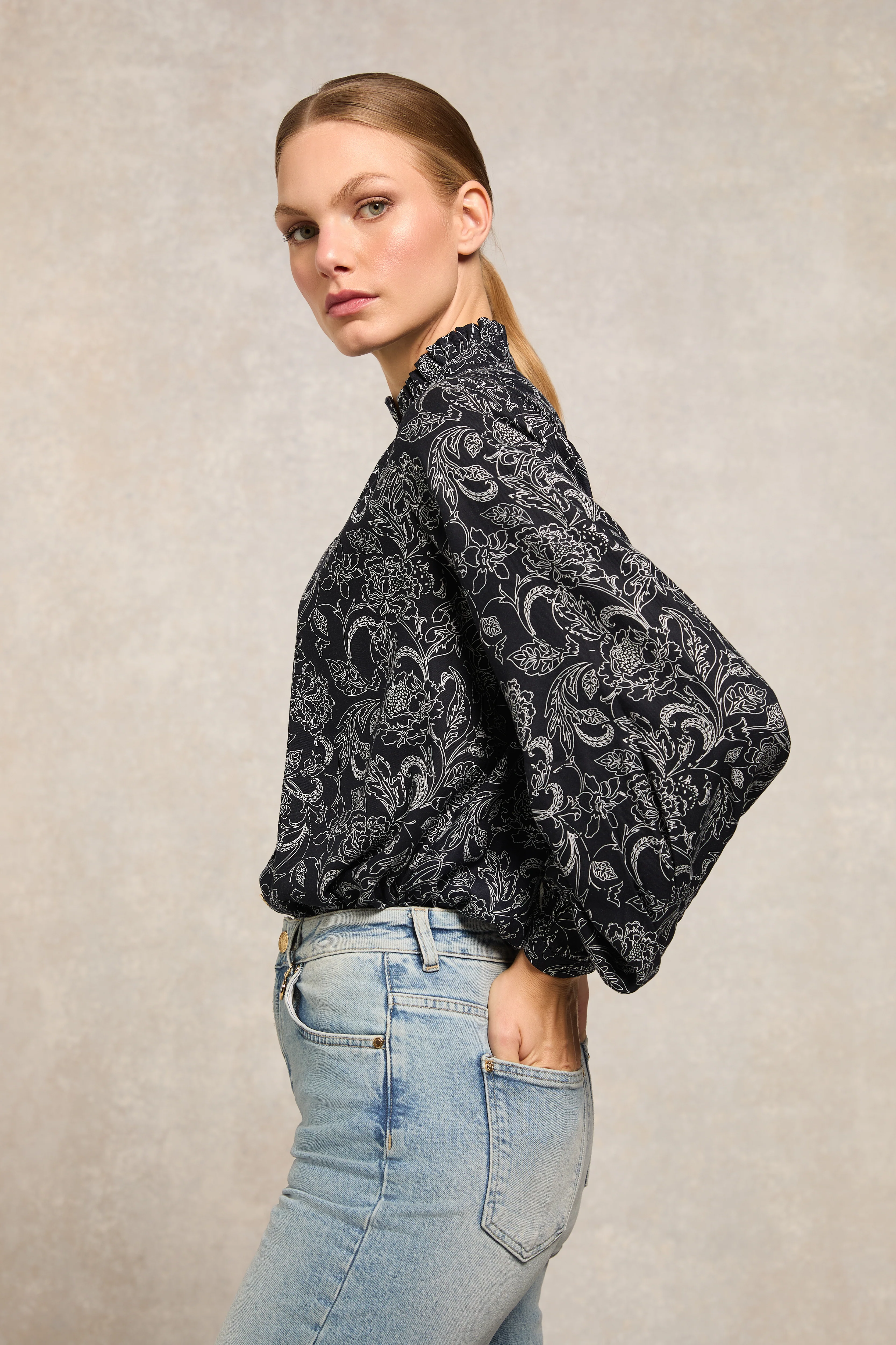 Lilibet Blouse (Navy Floral)