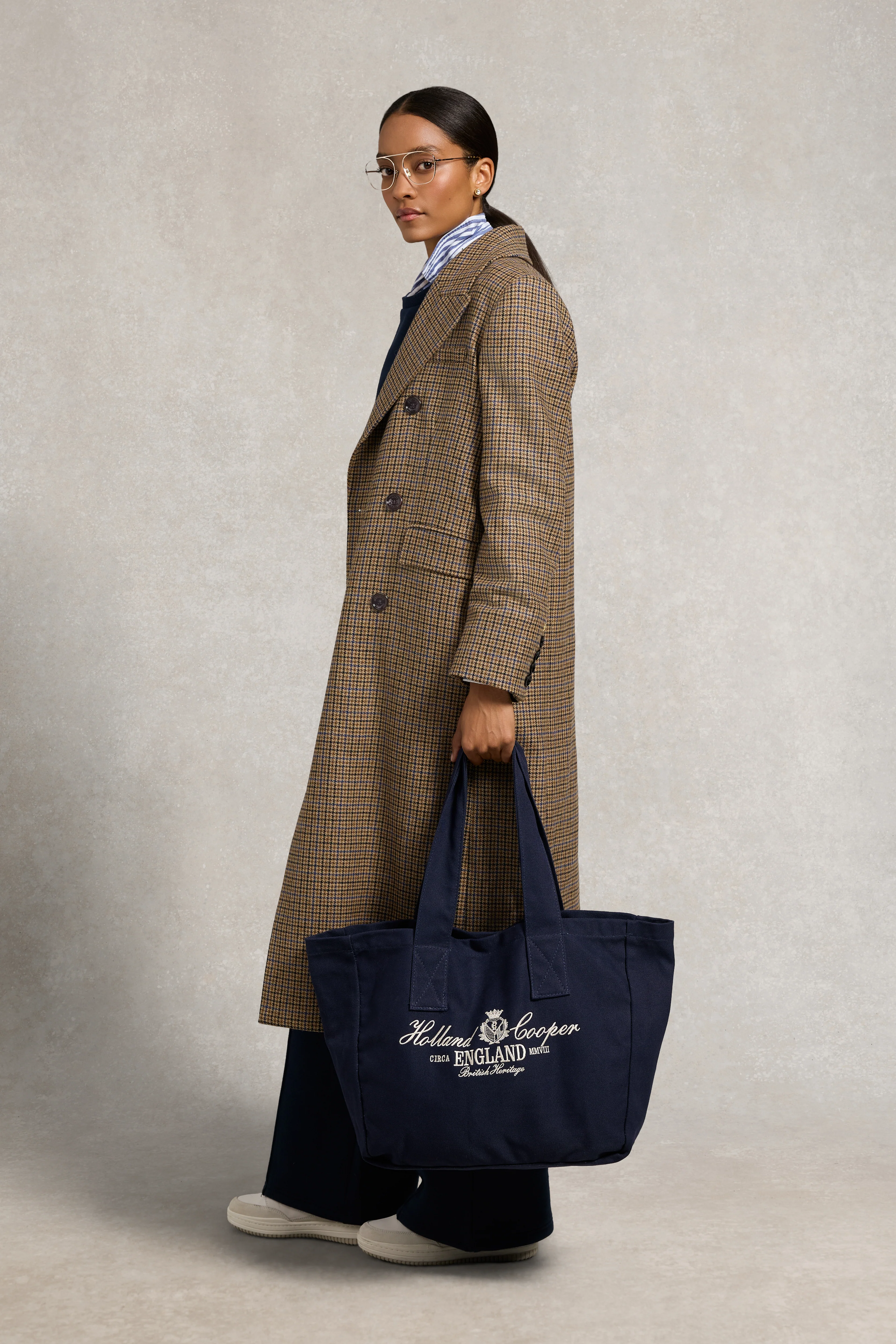 Essential Tote Bag (Navy Ecru)