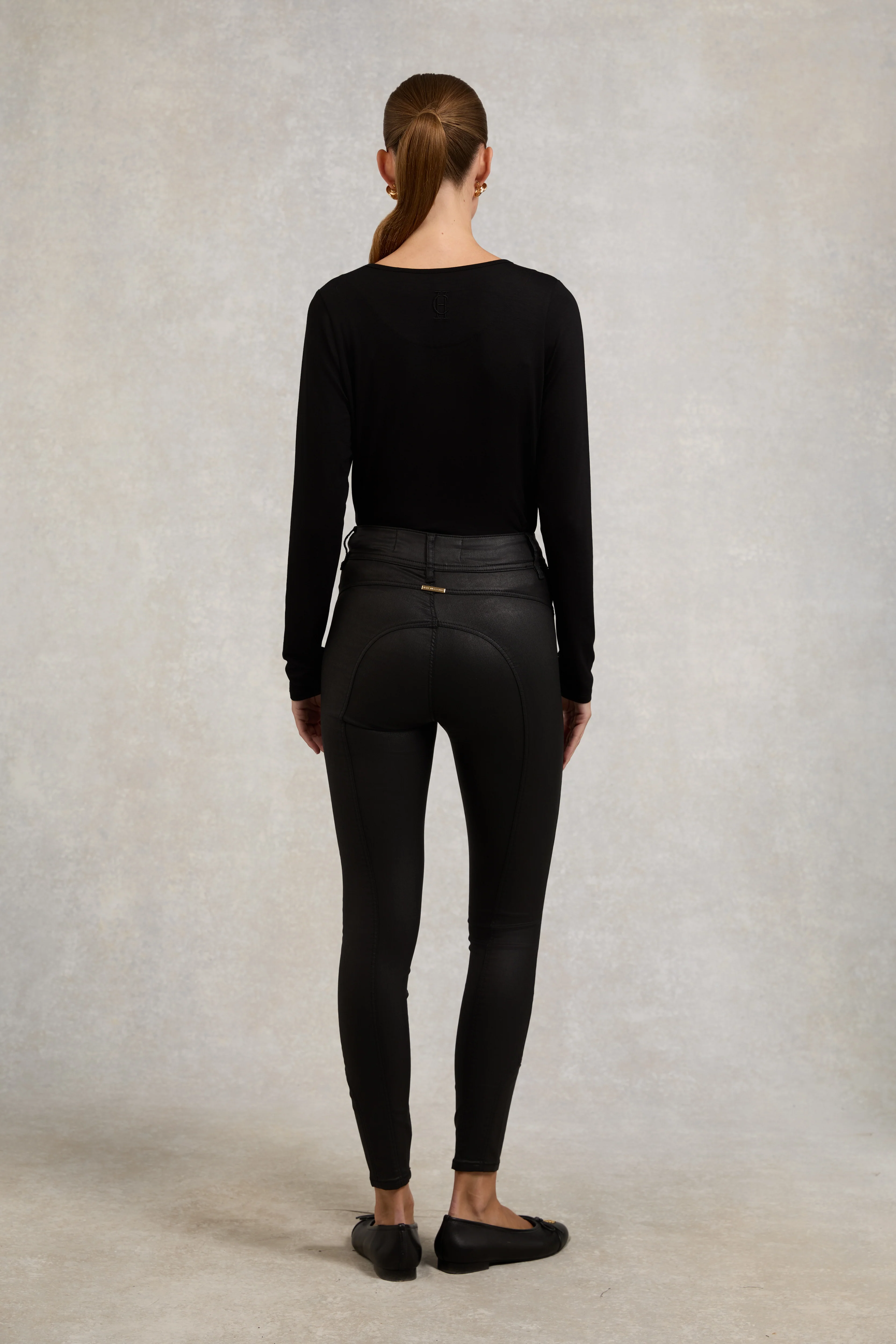 Long Sleeve V-Neck Tee (Black)