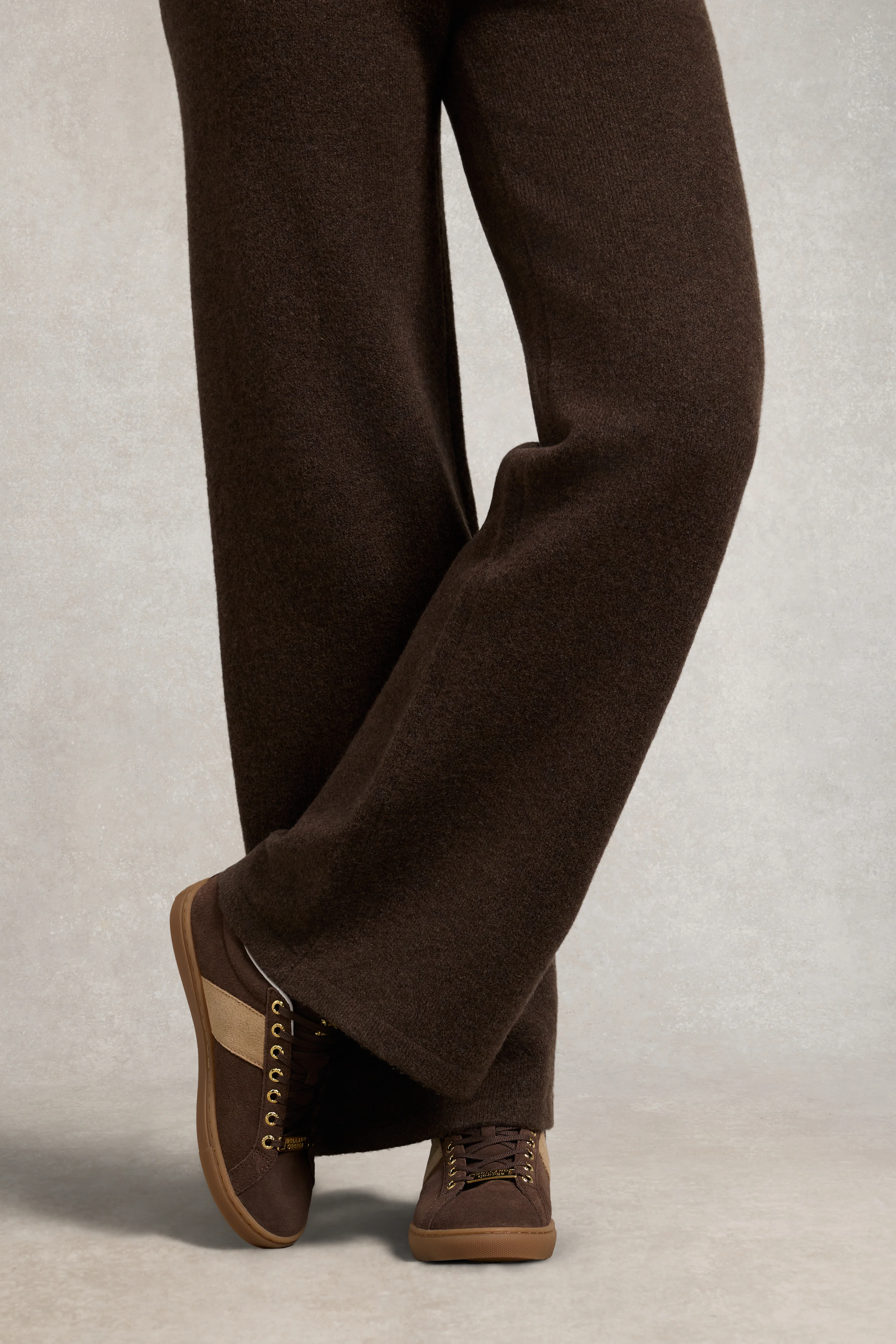 Knightsbridge Court Trainer (Dark Chocolate Taupe)