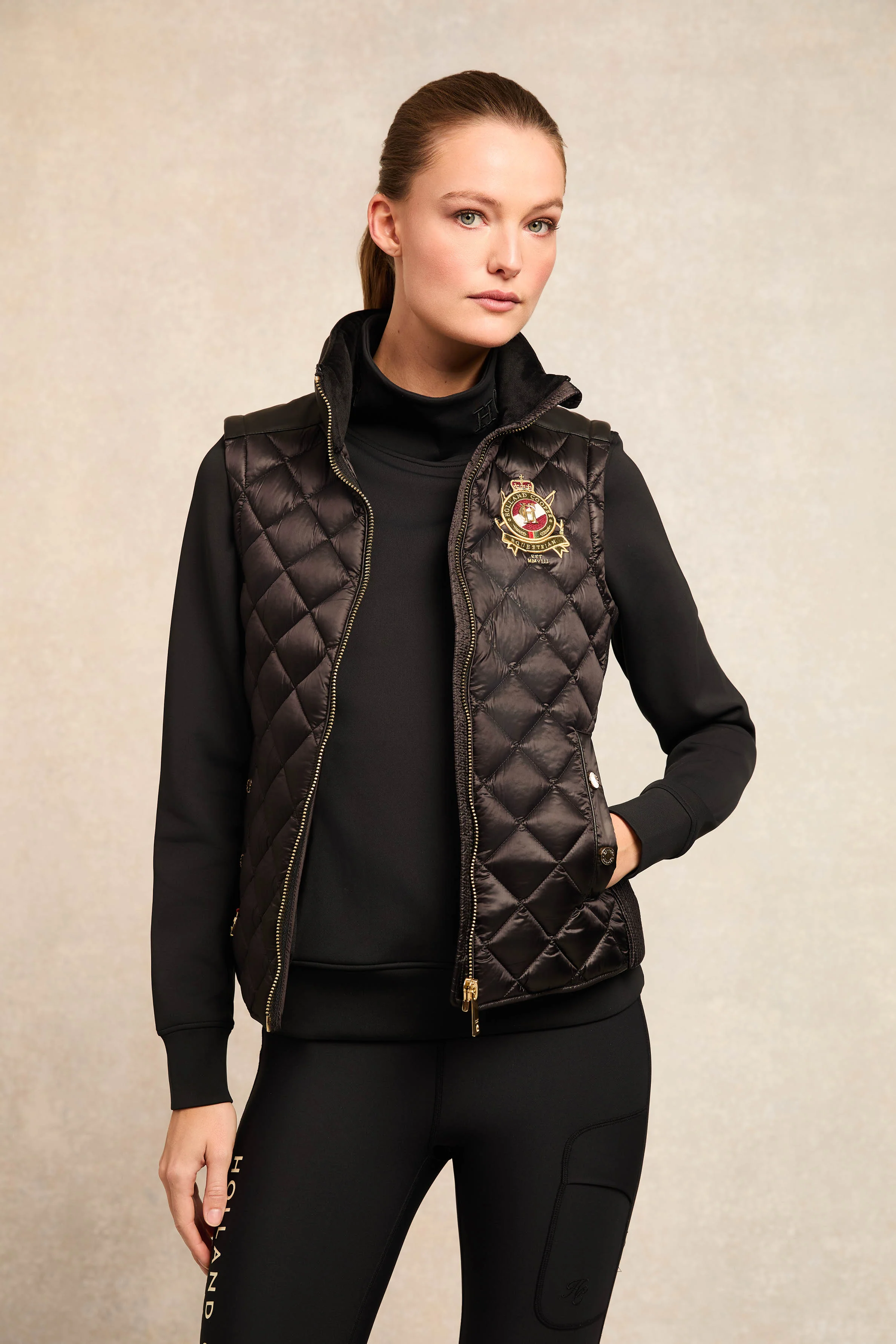 Training Funnel Sweat (Black)