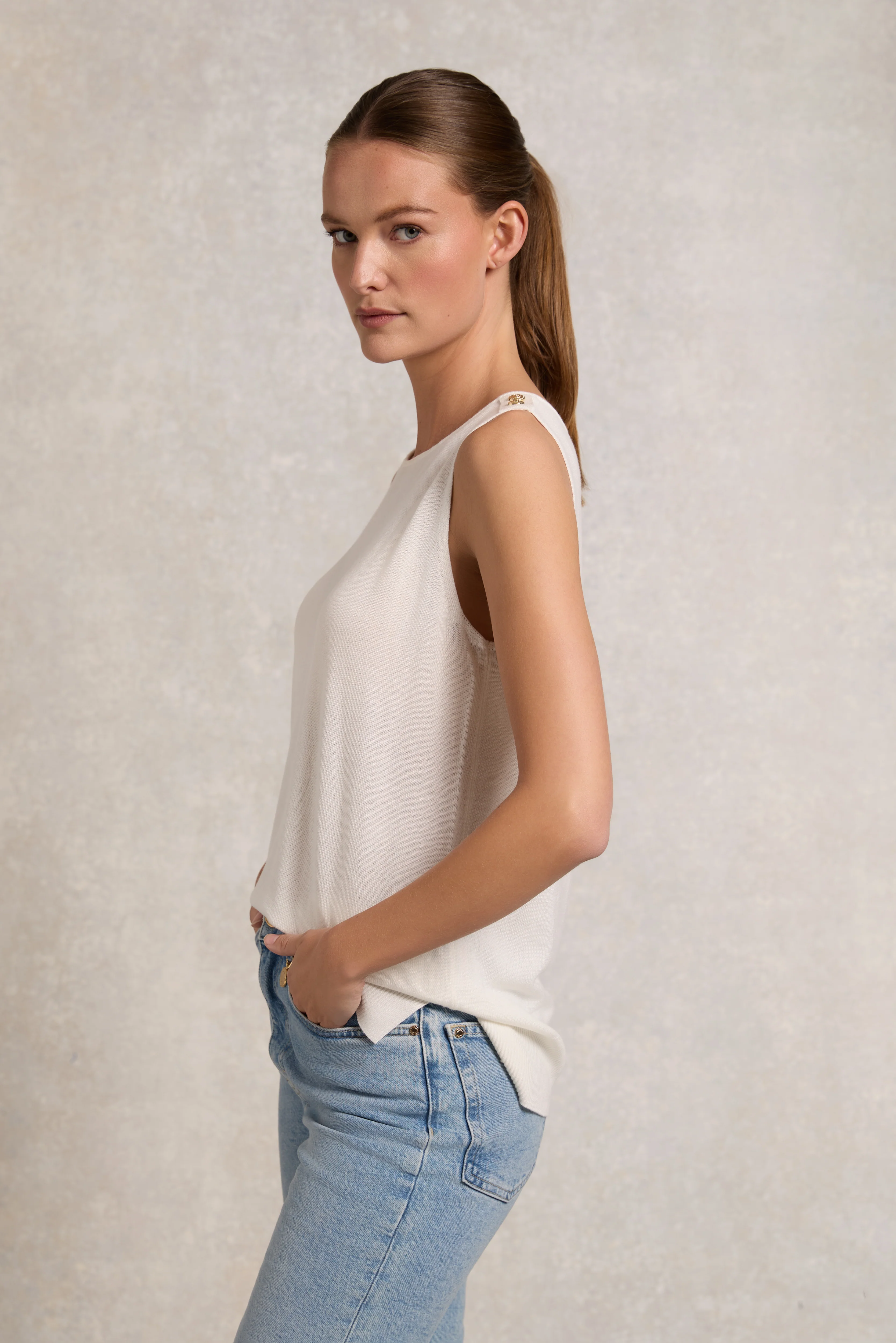 Boat Neck Vest (Oyster)