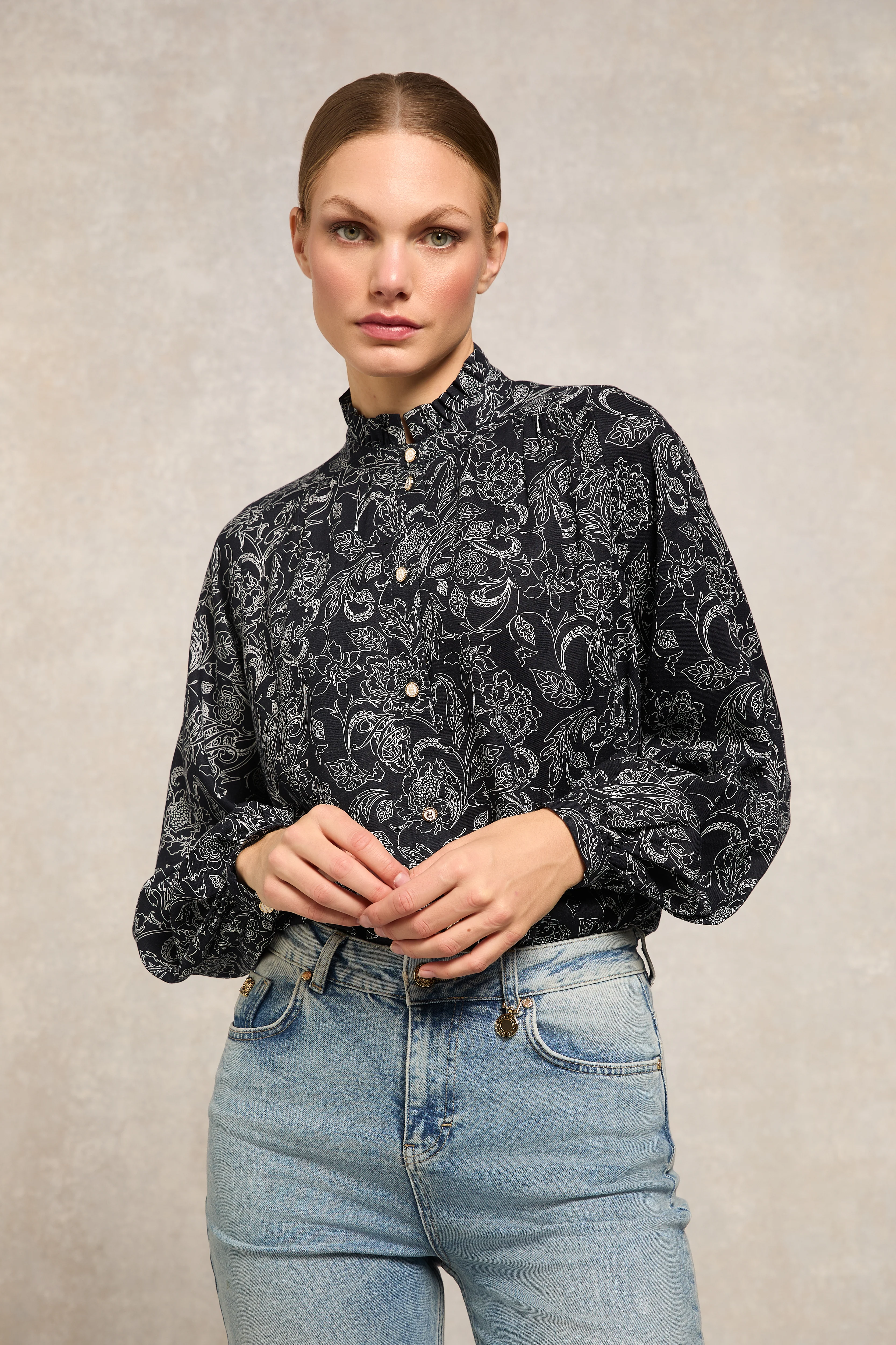 Lilibet Blouse (Navy Floral)