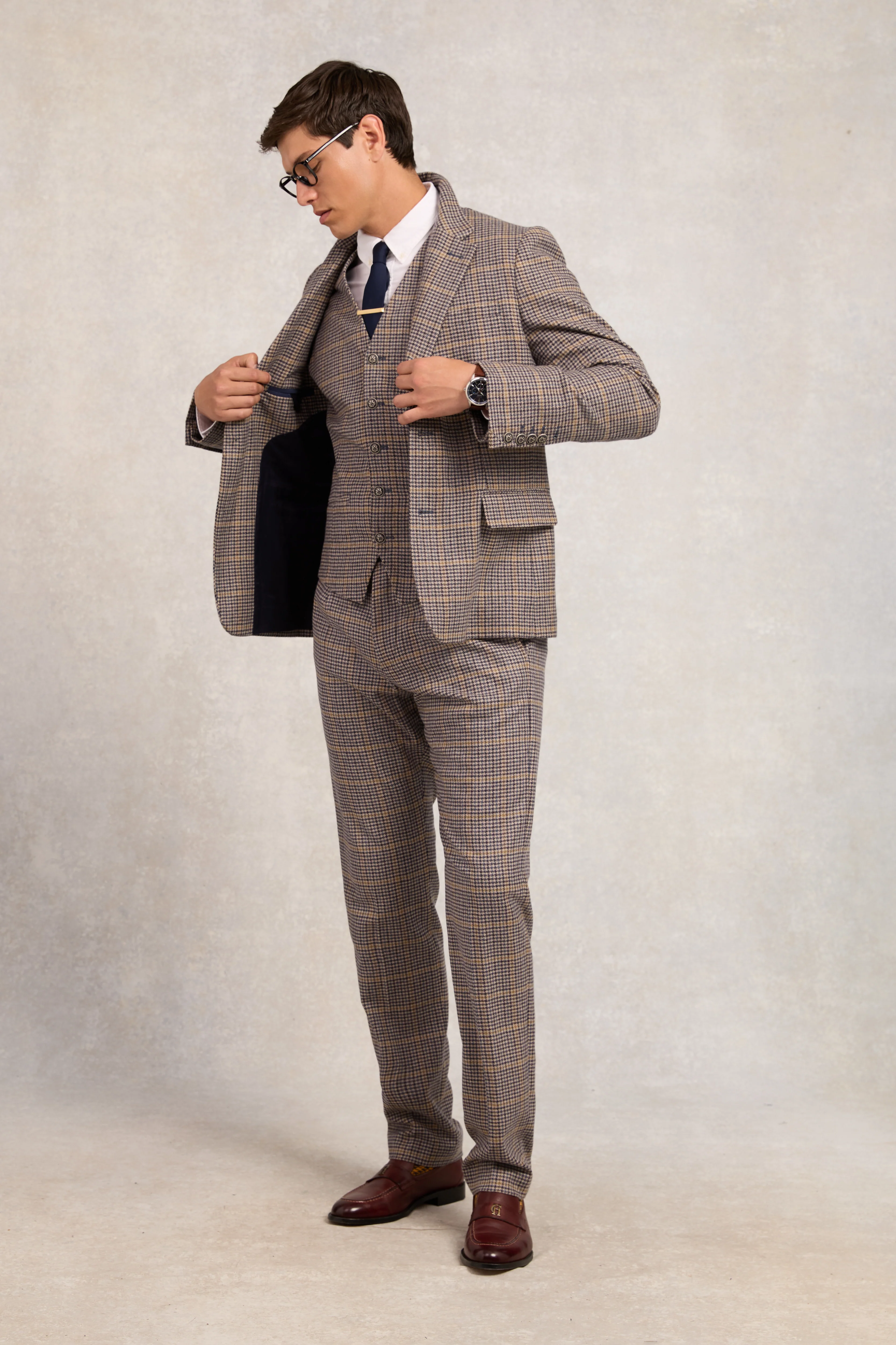 The Single Breasted Blazer (Prince of Wales Navy)