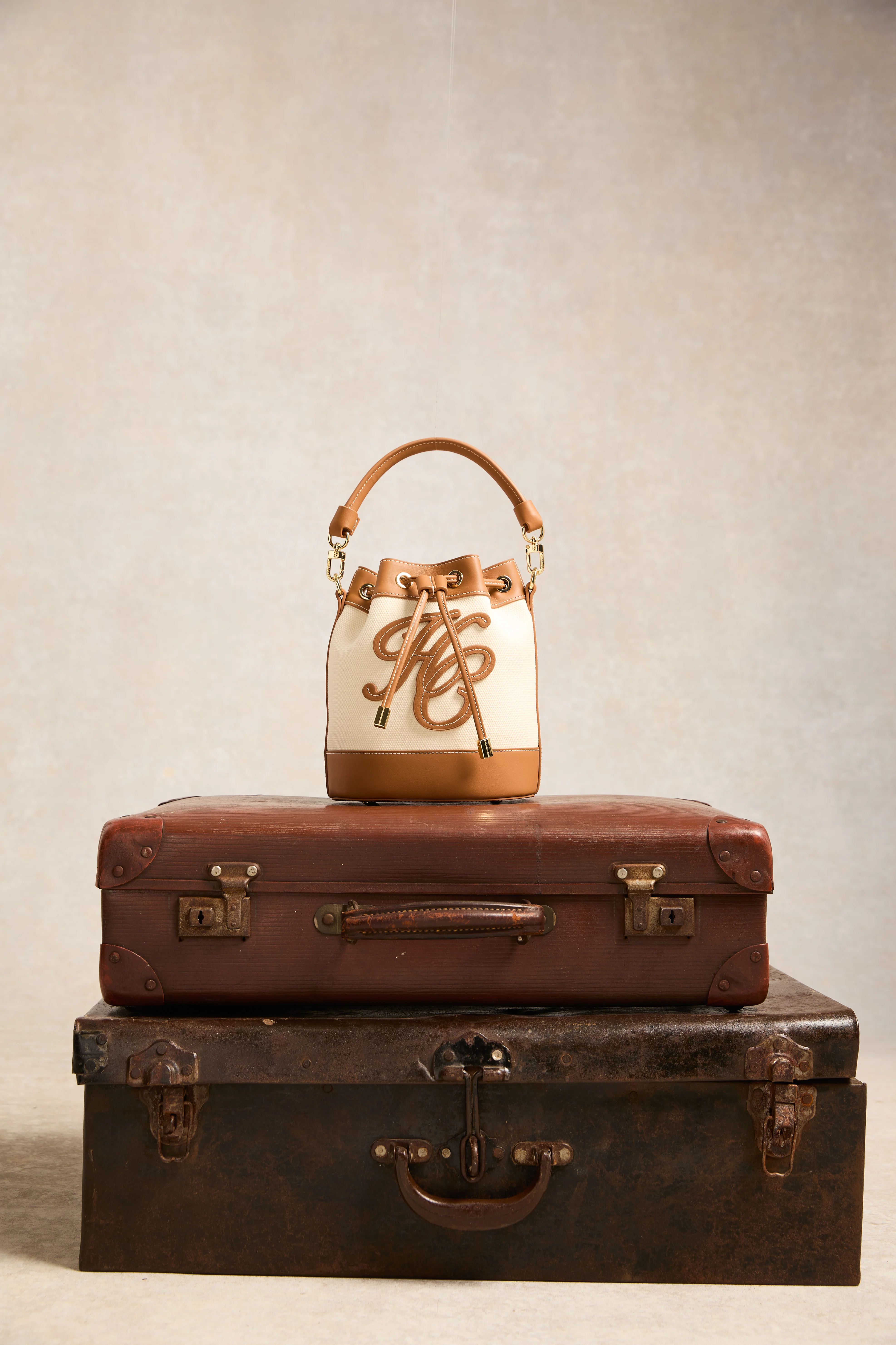 Amalfi Bucket Bag (Tan Canvas)