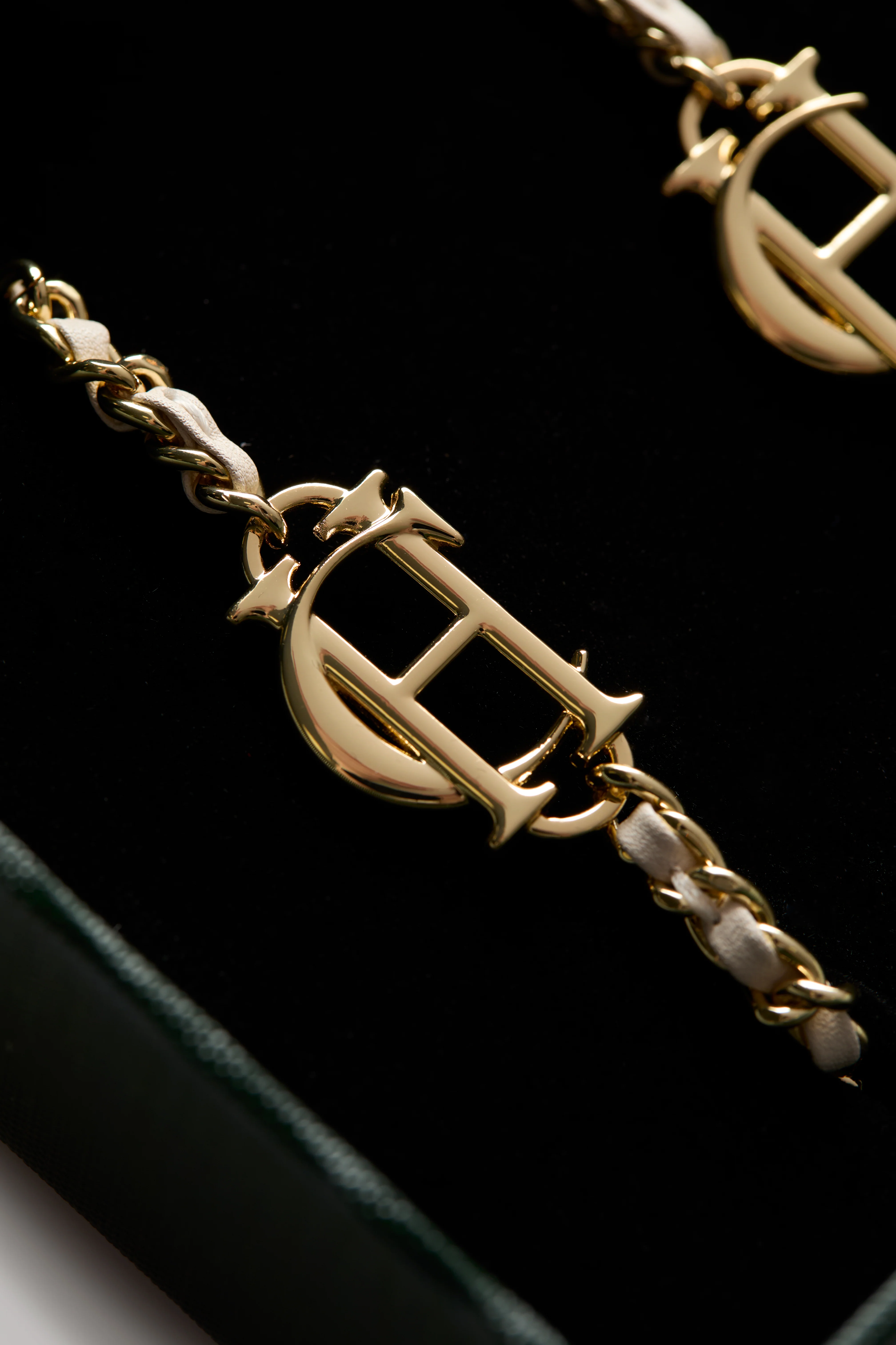 Milan Glasses Chain (Cream)