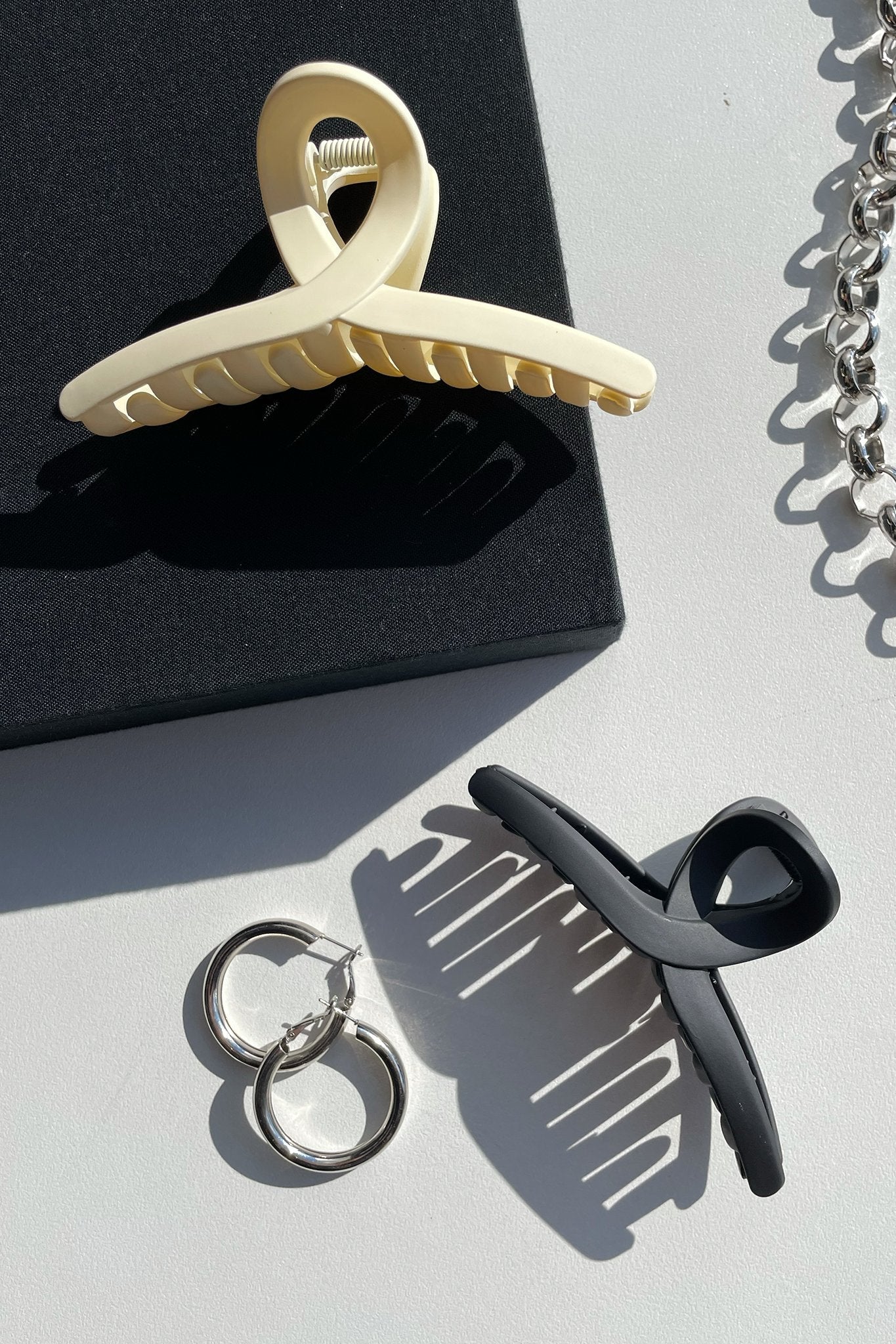 Swan Claw Clips 2 Pack- Black/Cream