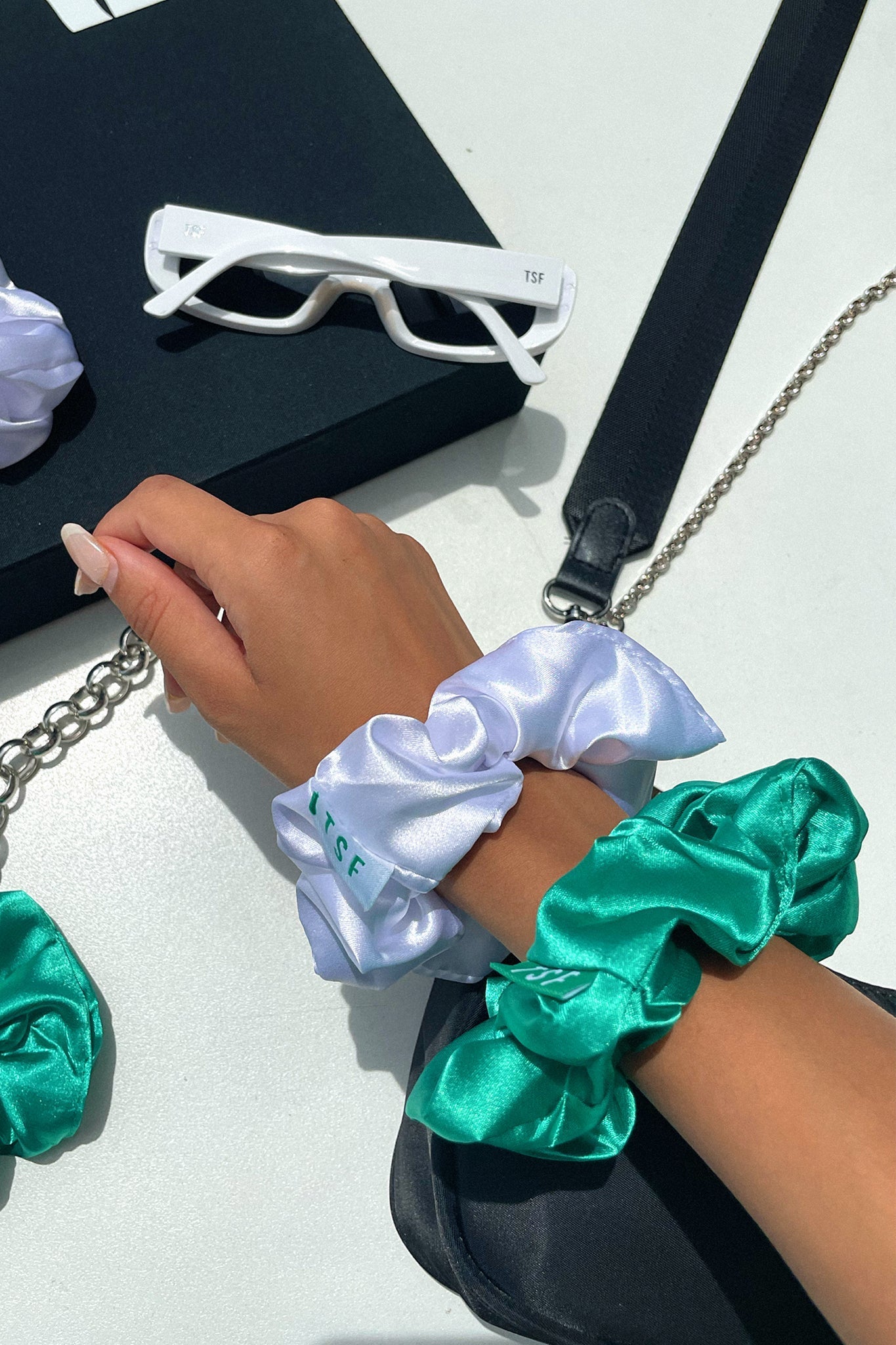 Scrunchie 2 Pack - Green/White Silk