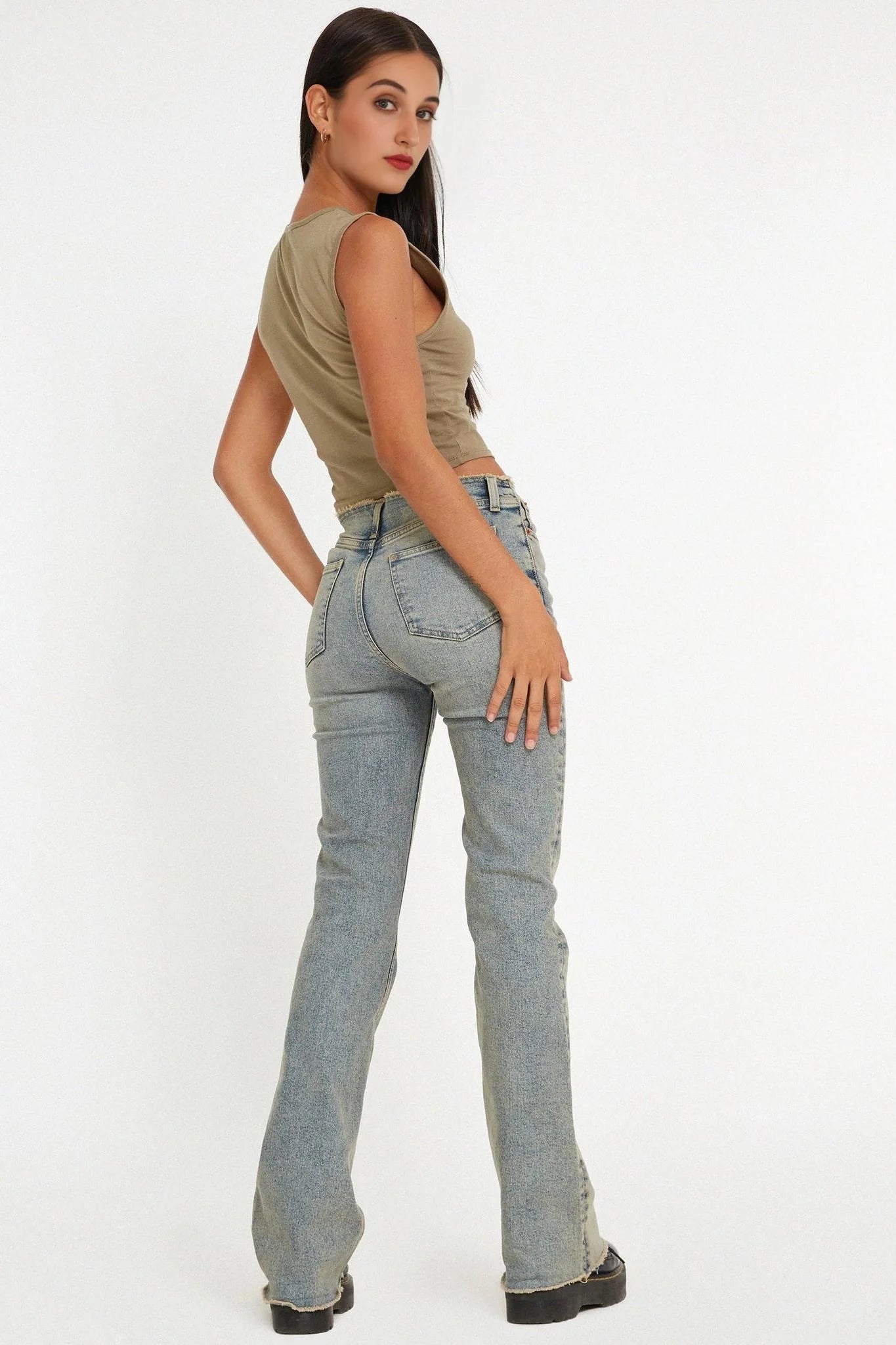 Frayed Low Rise Jeans in Light Wash Sandy Tint