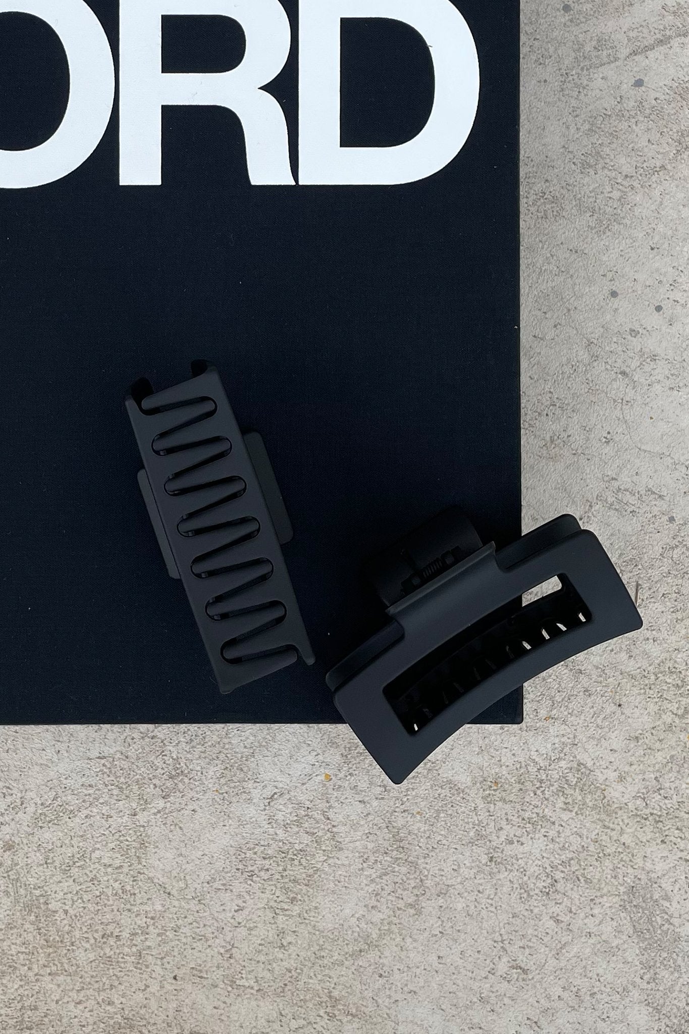 Mika Claw Clip - Black