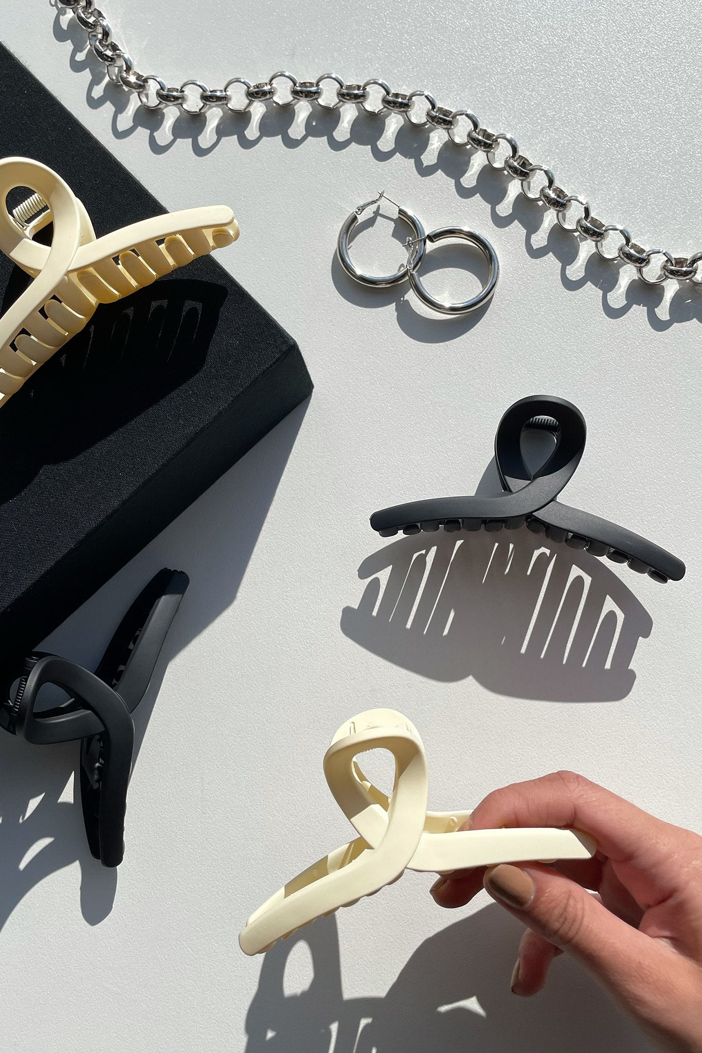 Swan Claw Clips 2 Pack- Black/Cream