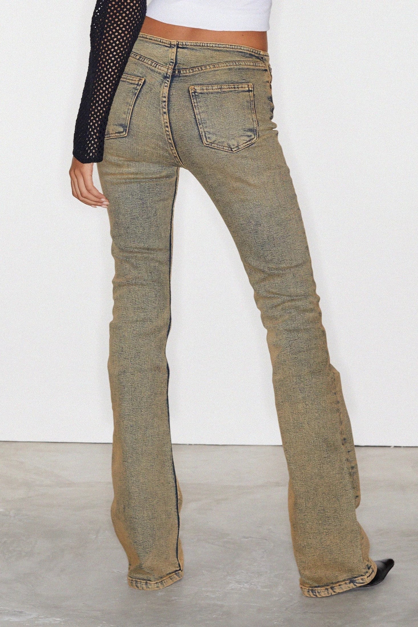 Clean Waist Low Rise Jeans in Sandy Blue