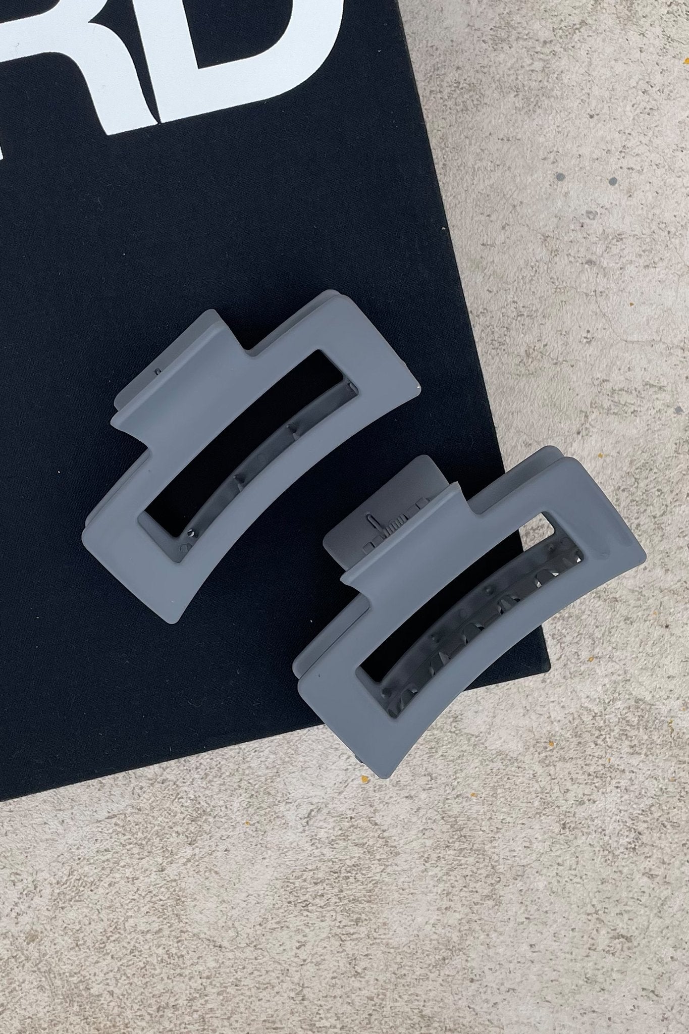 Mika Claw Clip - Grey