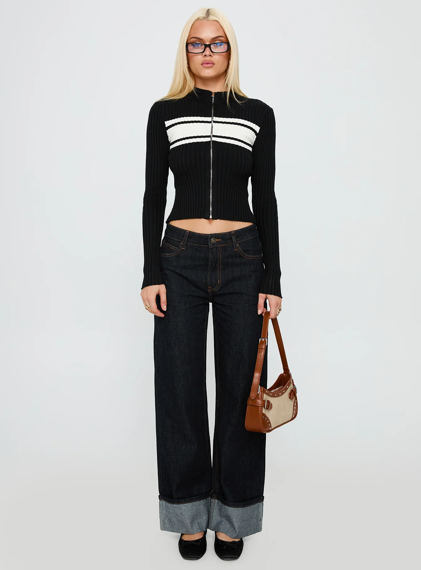 Decisive Zip Through Knit Sweater Black / White