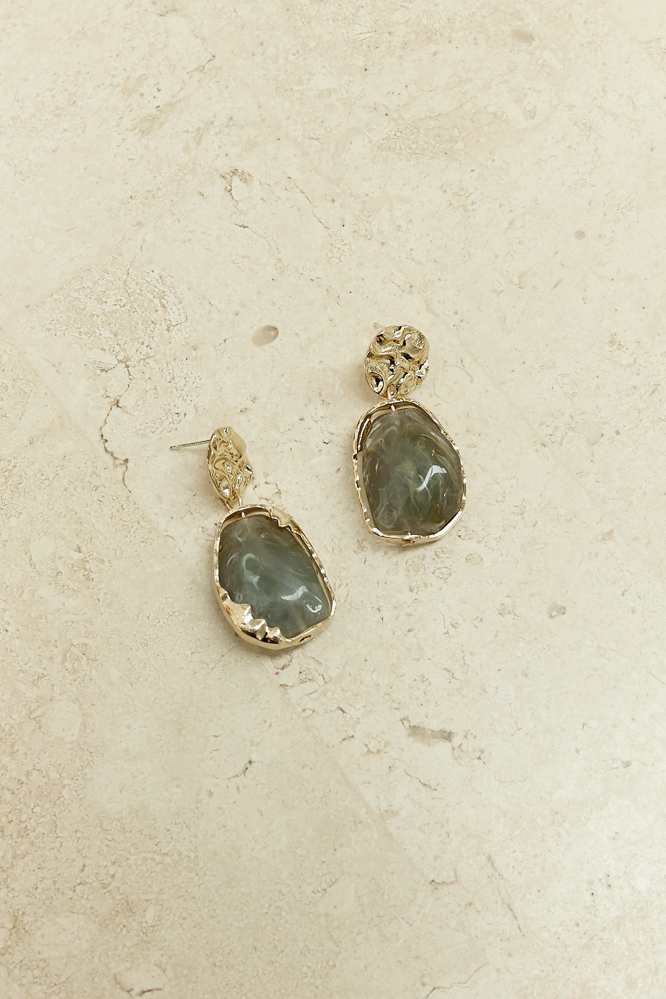 Mona Lisa Earrings Grey