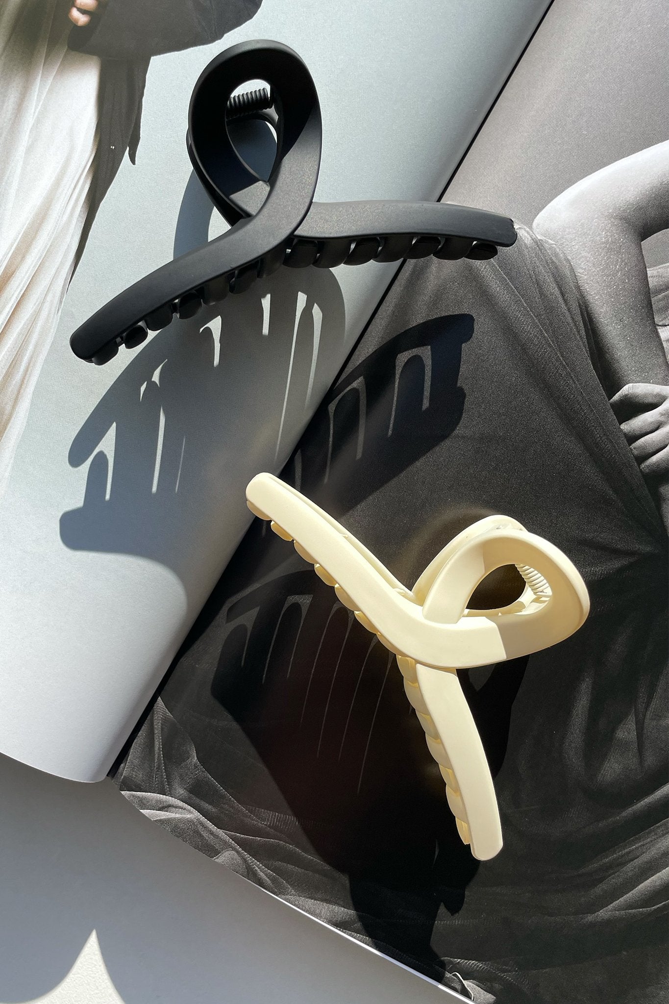 Swan Claw Clips 2 Pack- Black/Cream