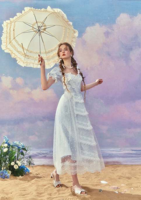 LACE MAKING SERIES - Camille-lady