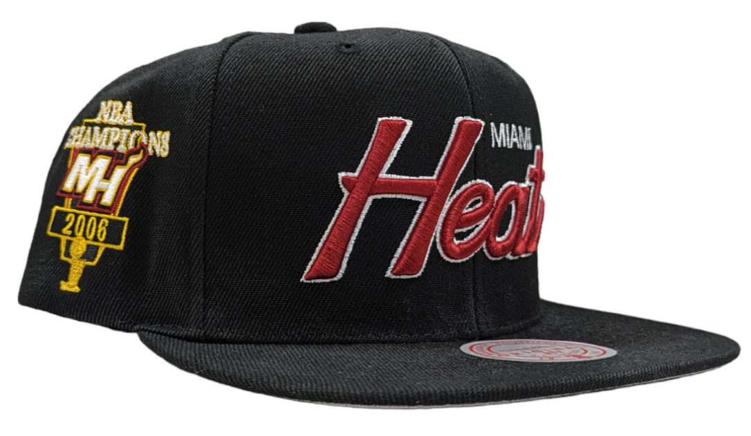 Men's Miami Heat 2006 NBA Champions Mitchell & Ness Champ Year Trophy Black Snapback Hat