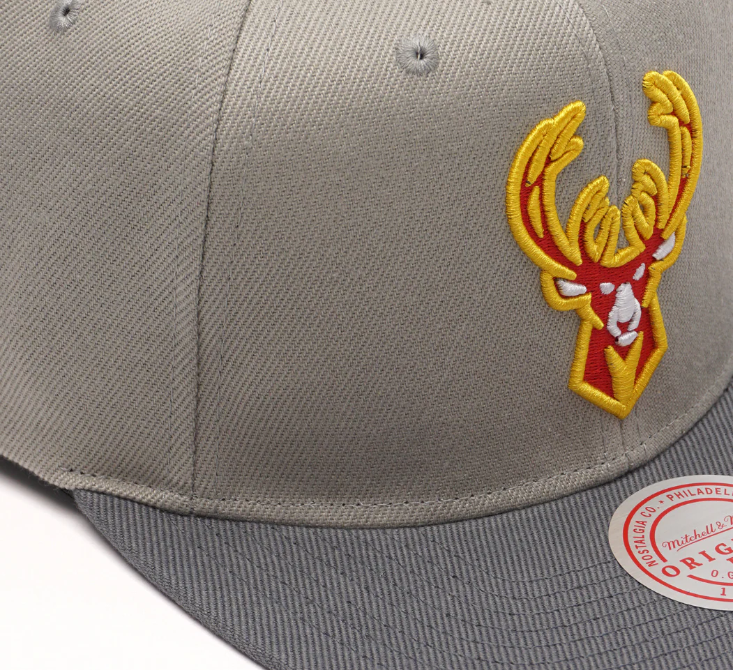 Men's Milwaukee Bucks Mitchell & Ness Cool Grey 3 Snapback Hat