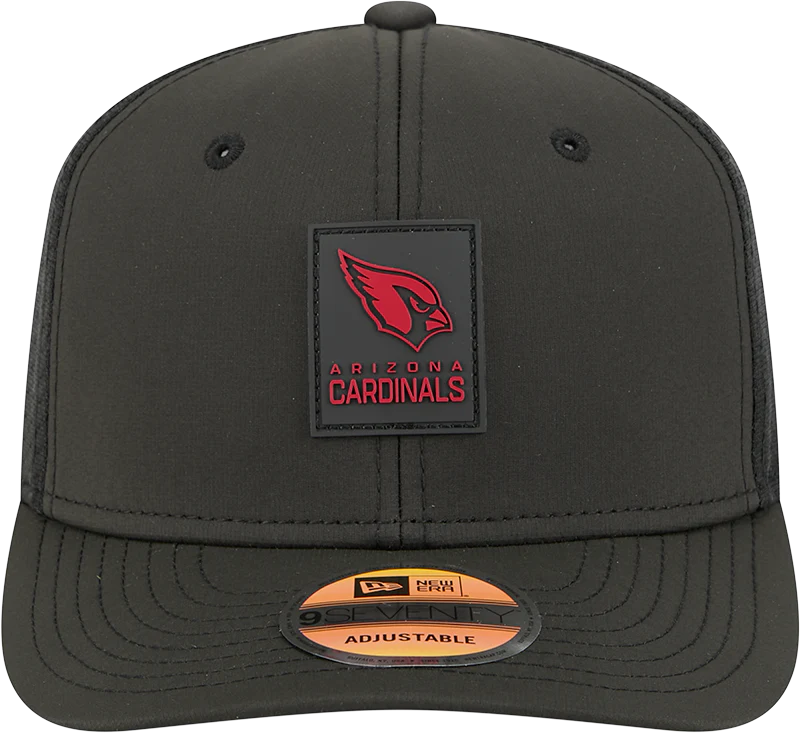 Men's Arizona Cardinals New Era Black 2025 Sideline 9SEVENTY Trucker Adjustable Hat