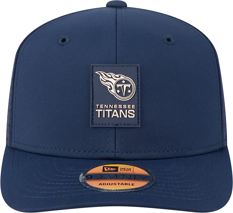 Men's Tennessee Titans New Era Navy 2025 Sideline 9SEVENTY Trucker Adjustable Hat