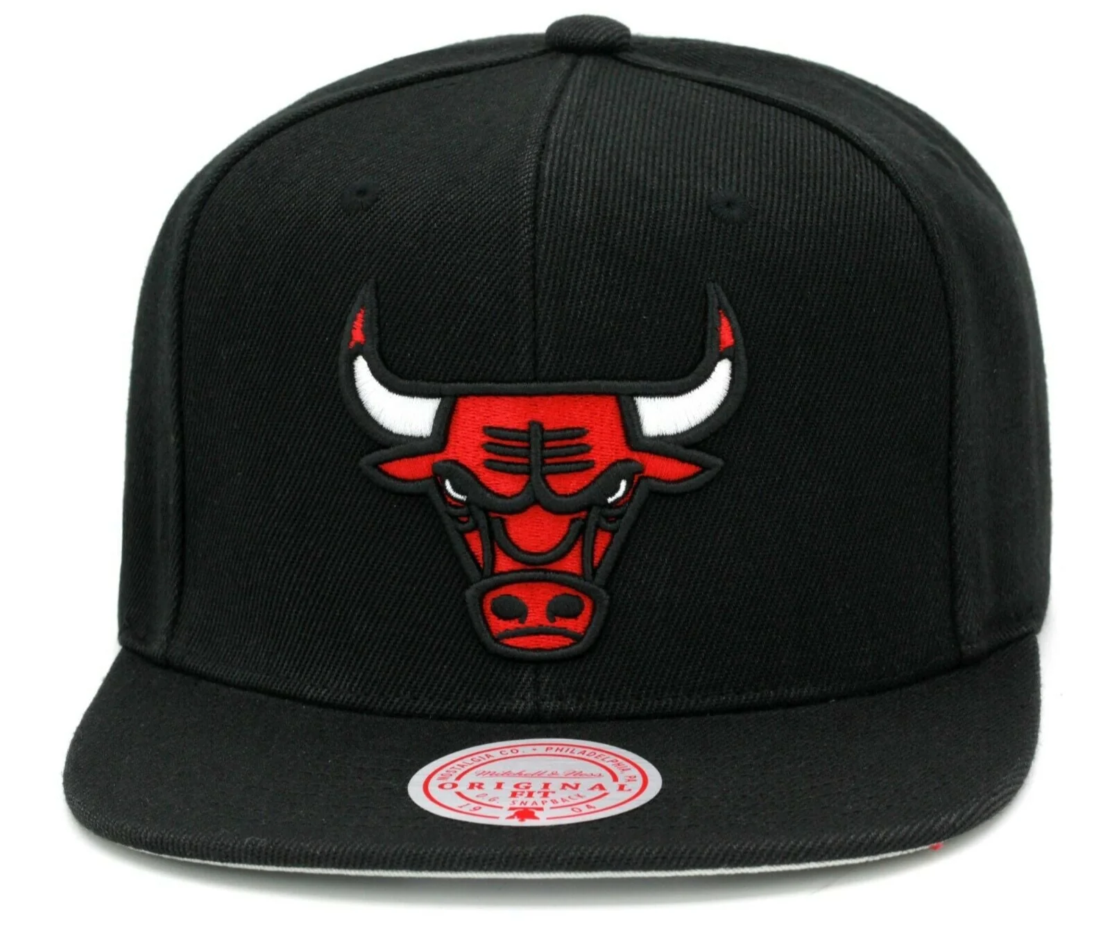 Men's Mitchell & Ness Chicago Bulls Core Black Adjustable Snapback Hat