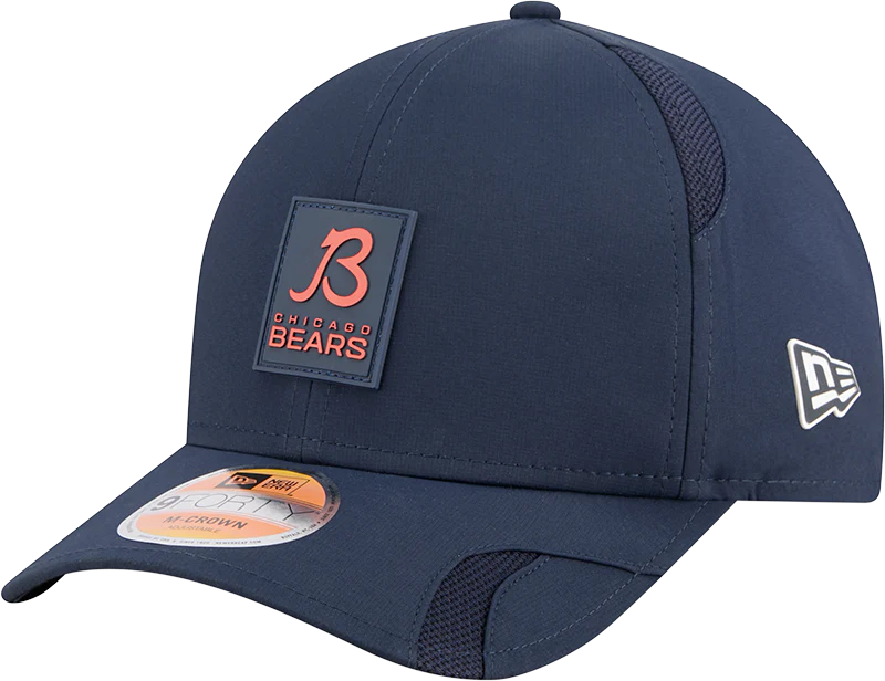 Men's Chicago Bears New Era Navy 2025 NFL Sideline Heat B 9FORTY M-Crown Adjustable Hat