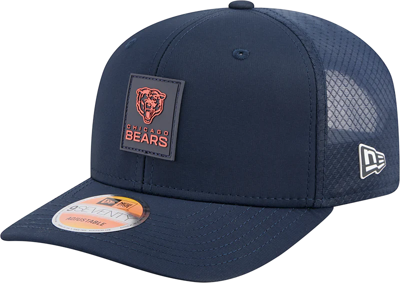 Men's Chicago Bears New Era Navy 2025 Sideline 9SEVENTY Trucker Adjustable Hat