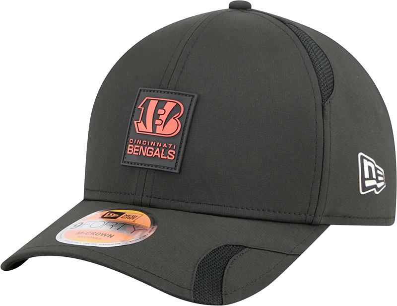 Men's Cincinnati Bengals New Era Black 2025 NFL Sideline Heat 9FORTY M-Crown Adjustable Hat