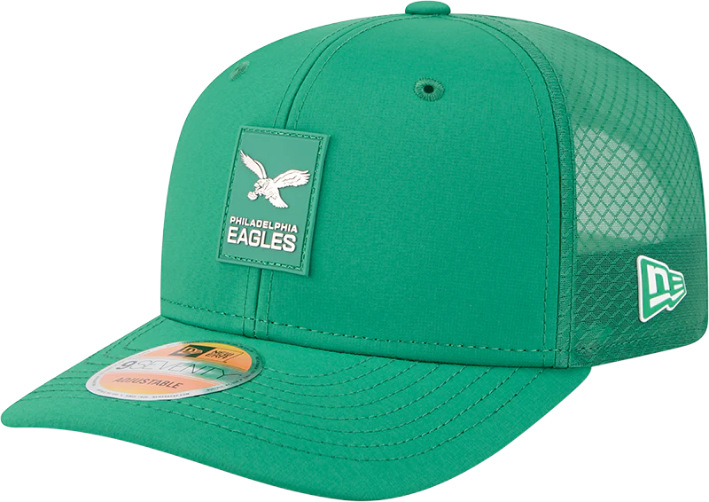 Men's Philadelphia Eagles New Era Kelly Green 2025 Sideline 9SEVENTY Trucker Adjustable Hat