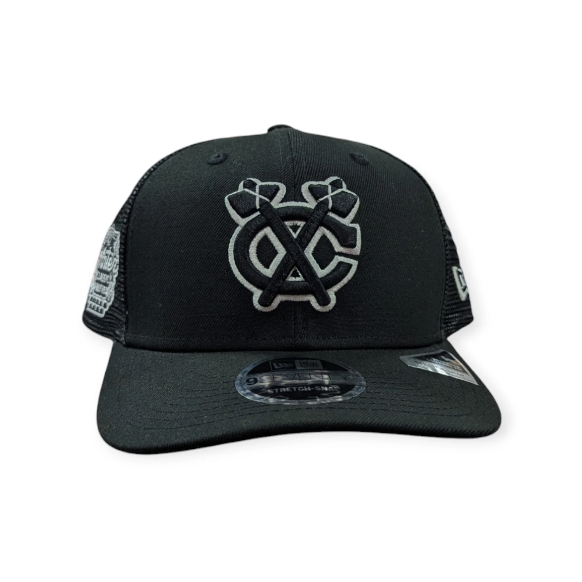 Men's Chicago Blackhawks New Era Black 2025 Winter Classic Tomahawk Logo  9SEVENTY Trucker Hat