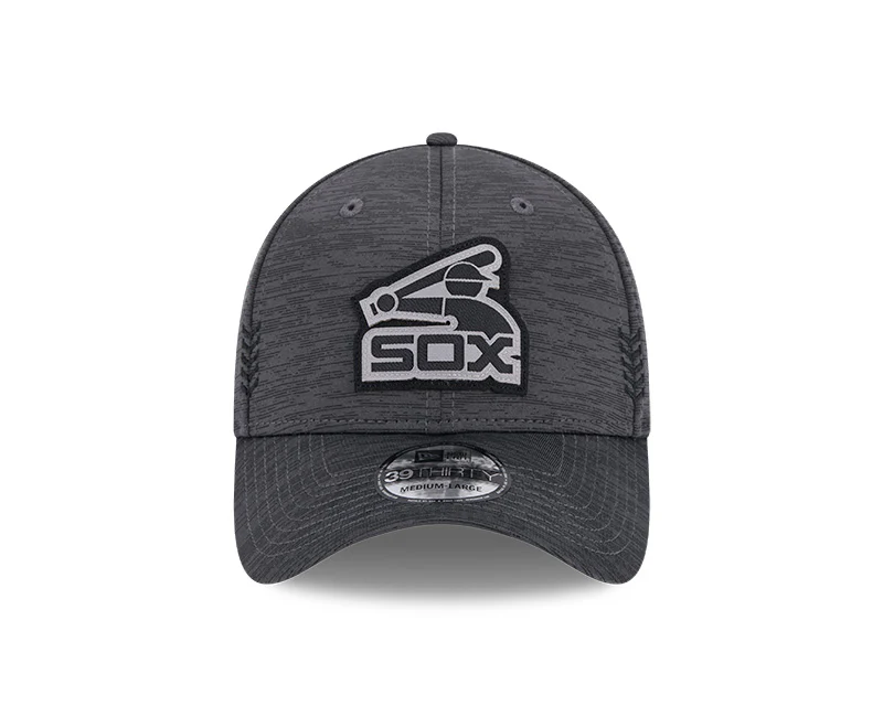 Men's Chicago White Sox New Era Graphite 2024 Clubhouse 39THIRTY Flex Fit Hat