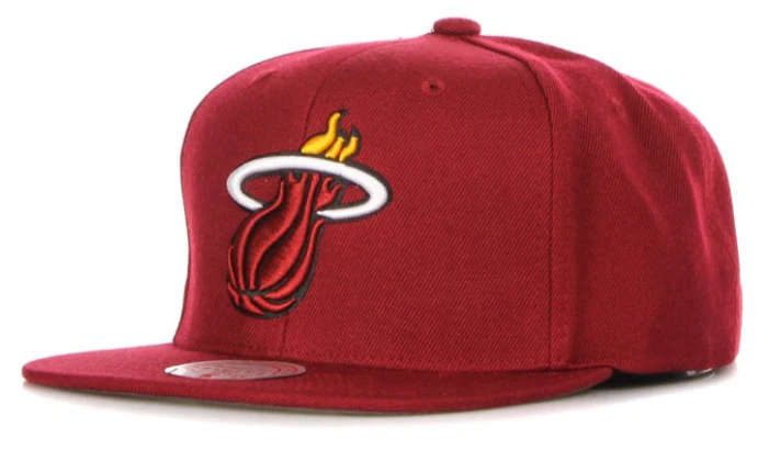 Men's Miami Heat Mitchell & Ness Ground 2.0 Snapback Hat-Maroon
