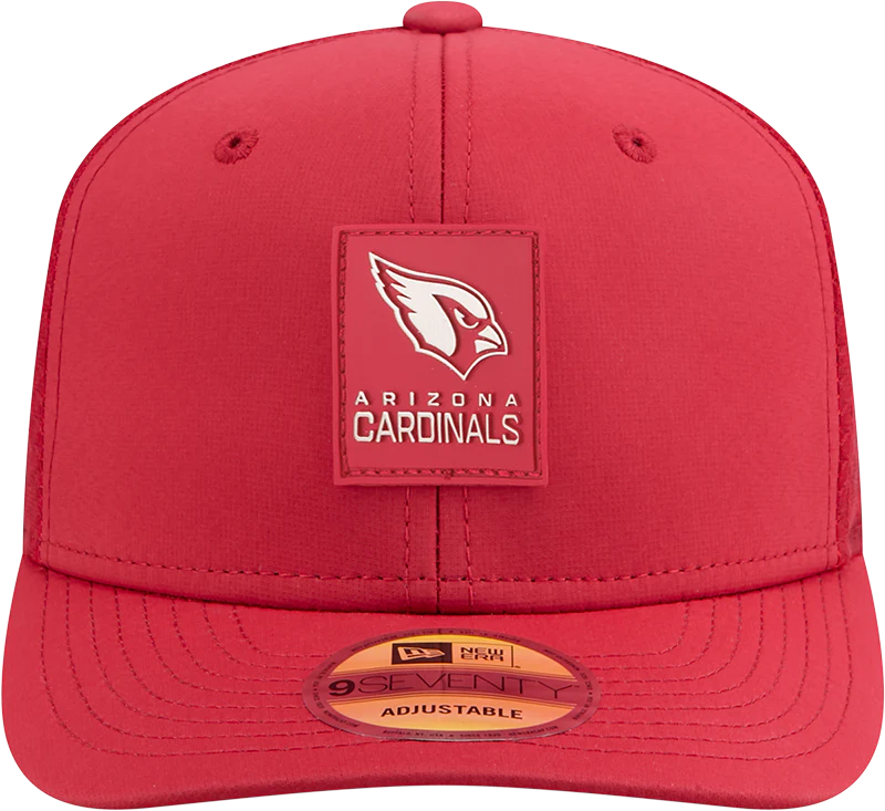 Men's Arizona Cardinals New Era Red 2025 Sideline 9SEVENTY Trucker Adjustable Hat