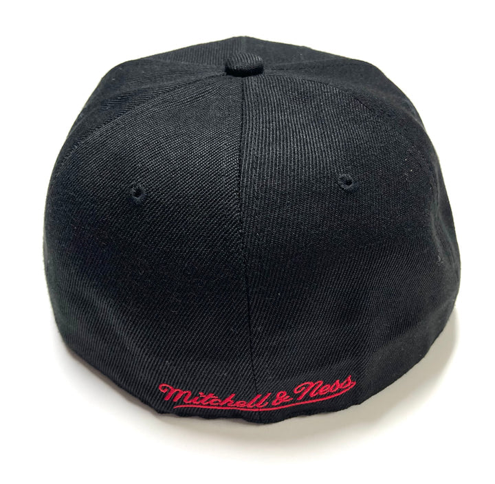 Men's Chicago Bulls Mitchell & Ness Hardwood Classics 2 Tone Black/Gray Reload 2.0 Dynasty Fitted Hat