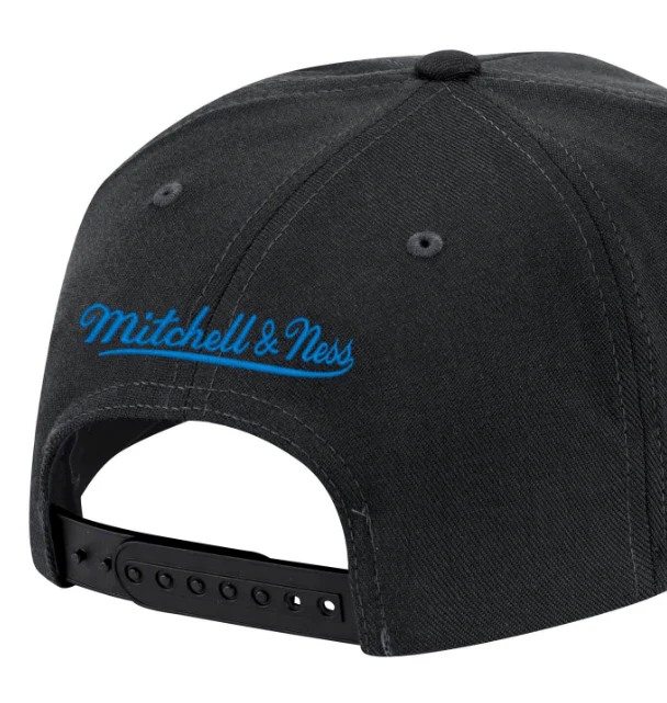 Men's Philadelphia 76ers NBA Core Basic Black Snapback Hat By Mitchell And Ness