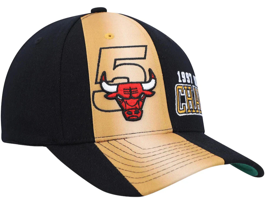 Men's Chicago Bulls Mitchell & Ness Black Hardwood Classics 1997 NBA Champions Stretch Snapback Hat