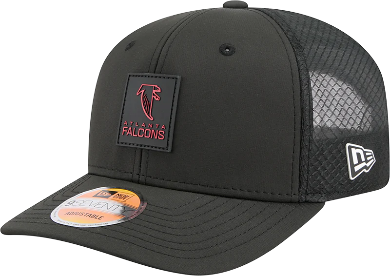 Men's Atlanta Falcons New Era Black 2025 Sideline 9SEVENTY Trucker Adjustable Hat