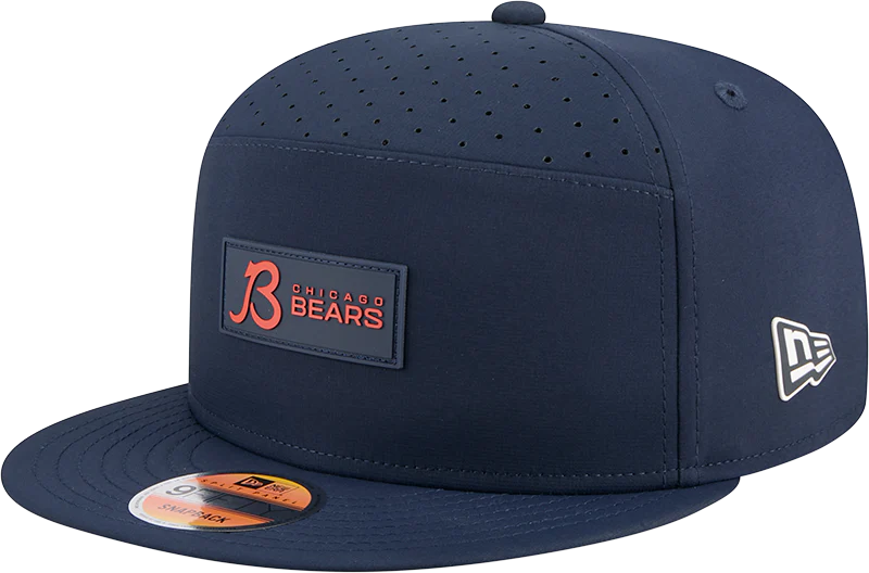 Men's Chicago Bears New Era Navy 2025 B Sideline Split Panel 9FIFTY Snapback Hat