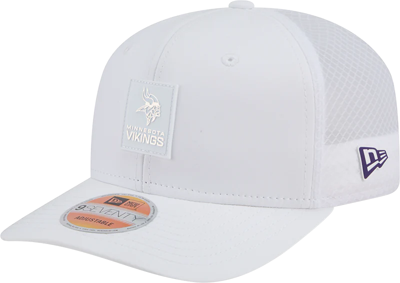 Men's Minnesota Vikings New Era White 2025 Sideline 9SEVENTY Trucker Adjustable Hat