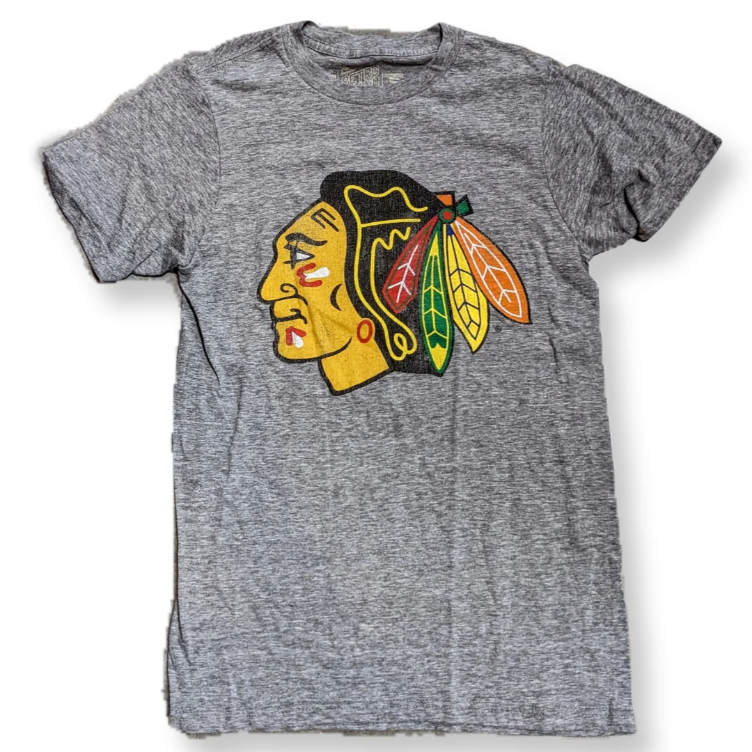 Men's Chicago Blackhawks Retro Brand Gray Distressed Primary Logo Short Sleeve Tee