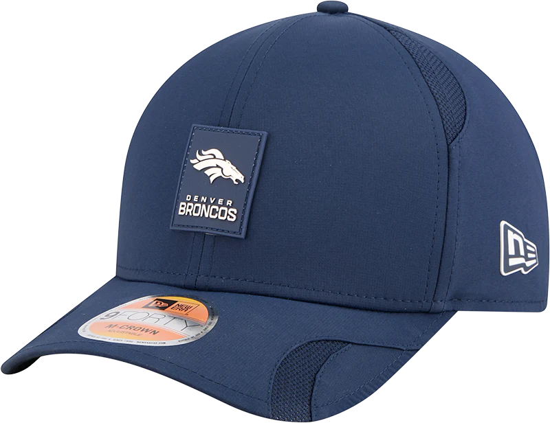 Men's Denver Broncos New Era Navy 2025 NFL Sideline Heat 9FORTY M-Crown Adjustable Hat