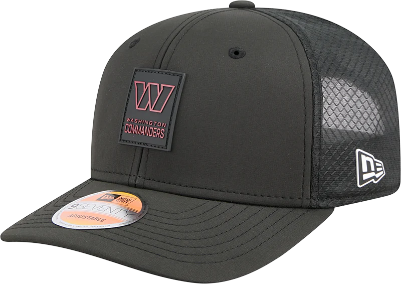 Men's Washington Commanders New Era Black 2025 Sideline 9SEVENTY Trucker Adjustable Hat