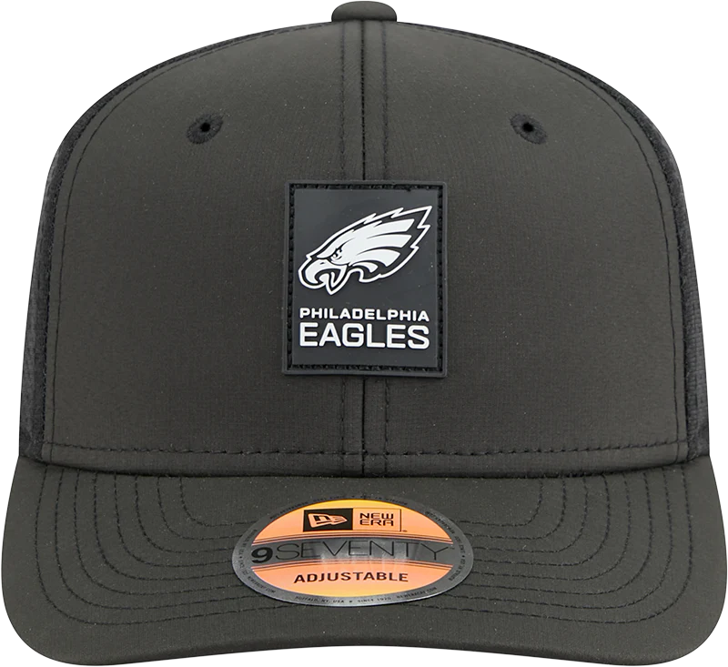 Men's Philadelphia Eagles New Era Black 2025 Sideline 9SEVENTY Trucker Adjustable Hat