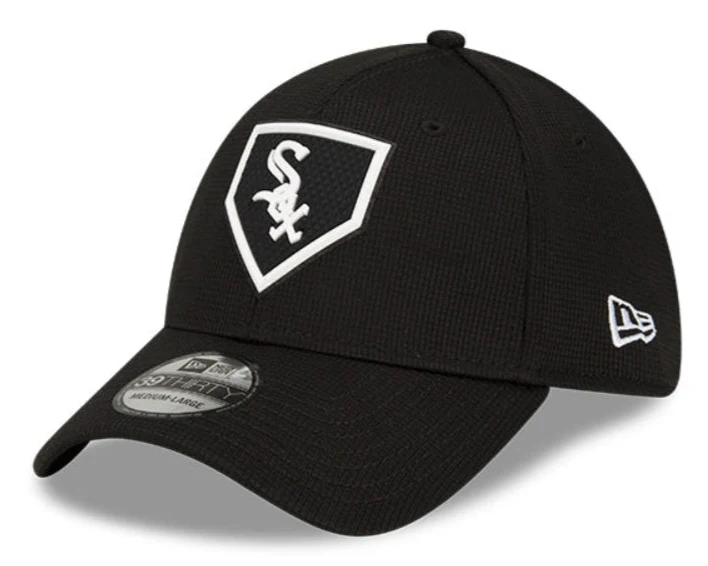 Men's Chicago White Sox New Era Black 2022 Clubhouse Alternate Black 39THIRTY Flex Hat