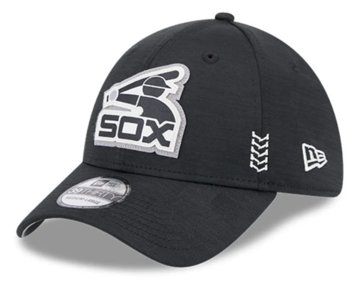 Men's Chicago White Sox New Era Black 2024 Clubhouse 39THIRTY Flex Fit Hat