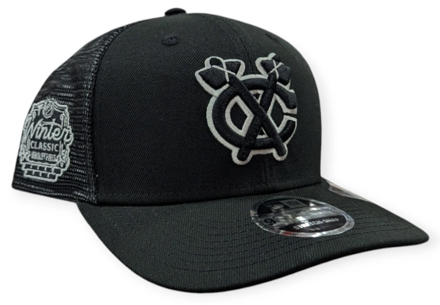 Men's Chicago Blackhawks New Era Black 2025 Winter Classic Tomahawk Logo  9SEVENTY Trucker Hat