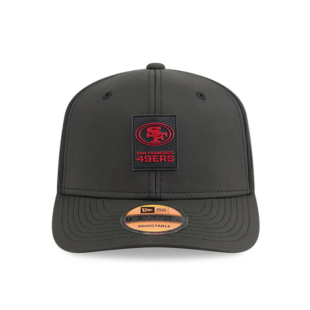 Men's San Francisco 49ers New Era Black 2025 NFL Sideline Heat 9SEVENTY Adjustable Hat