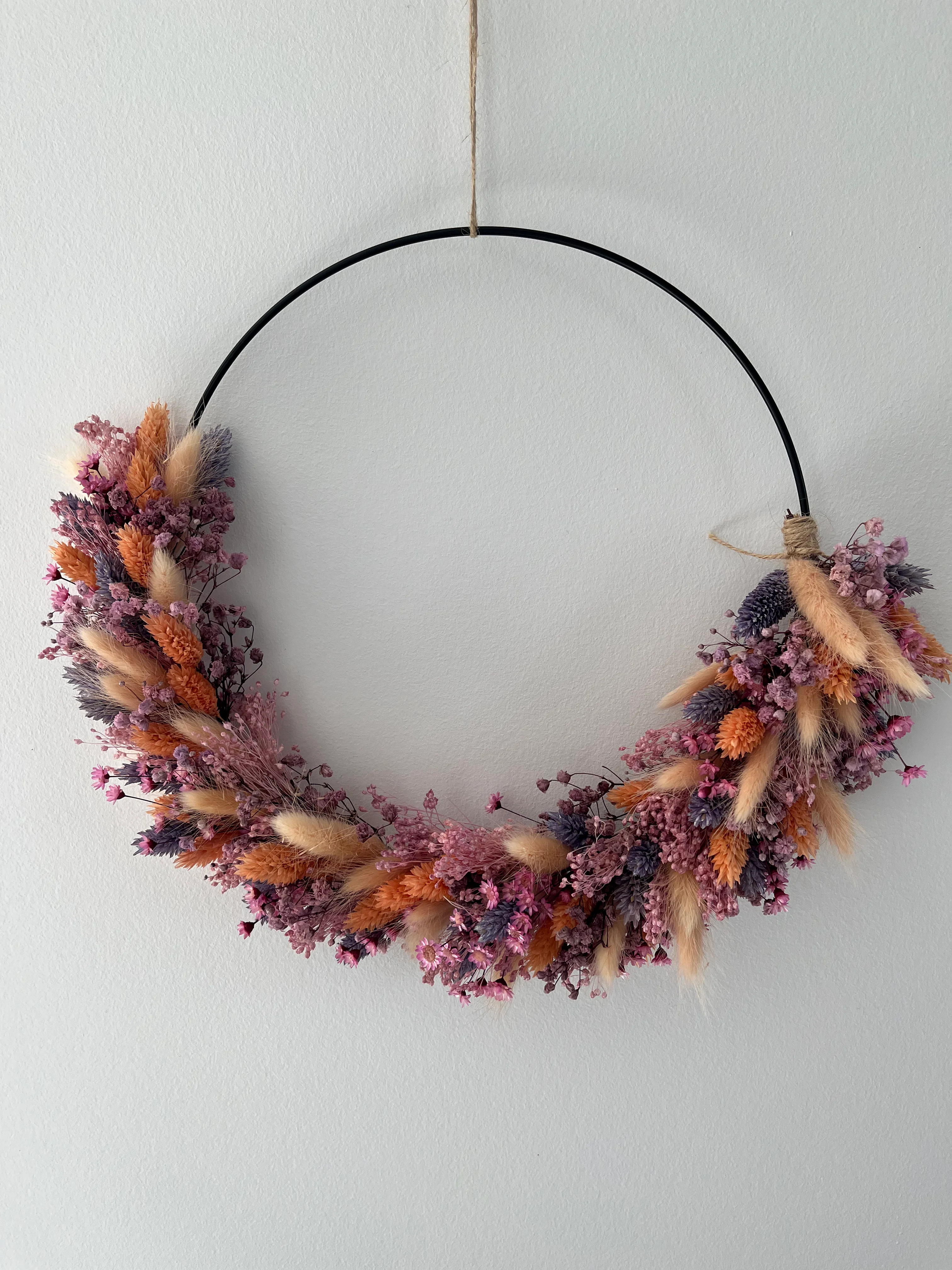 DIY: Trockenblumenkranz Flora in lila rosa