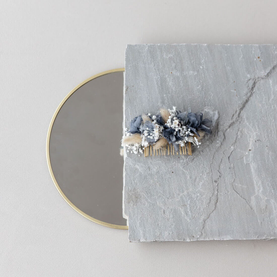 Haarkamm Trockenblumen blau beige Hortensie